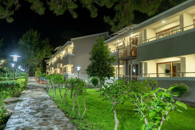 Aska Costa Holiday Club Side Exterior foto